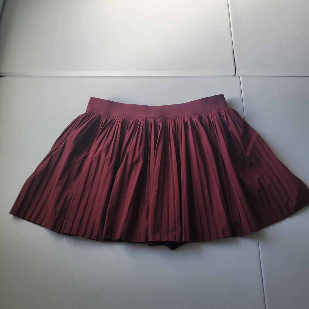 Old Navy Women's Pleated Skort in Burgundy